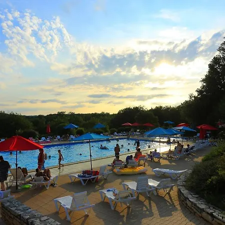 Camping Domaine De La Paille Basse - Maeva Souillac